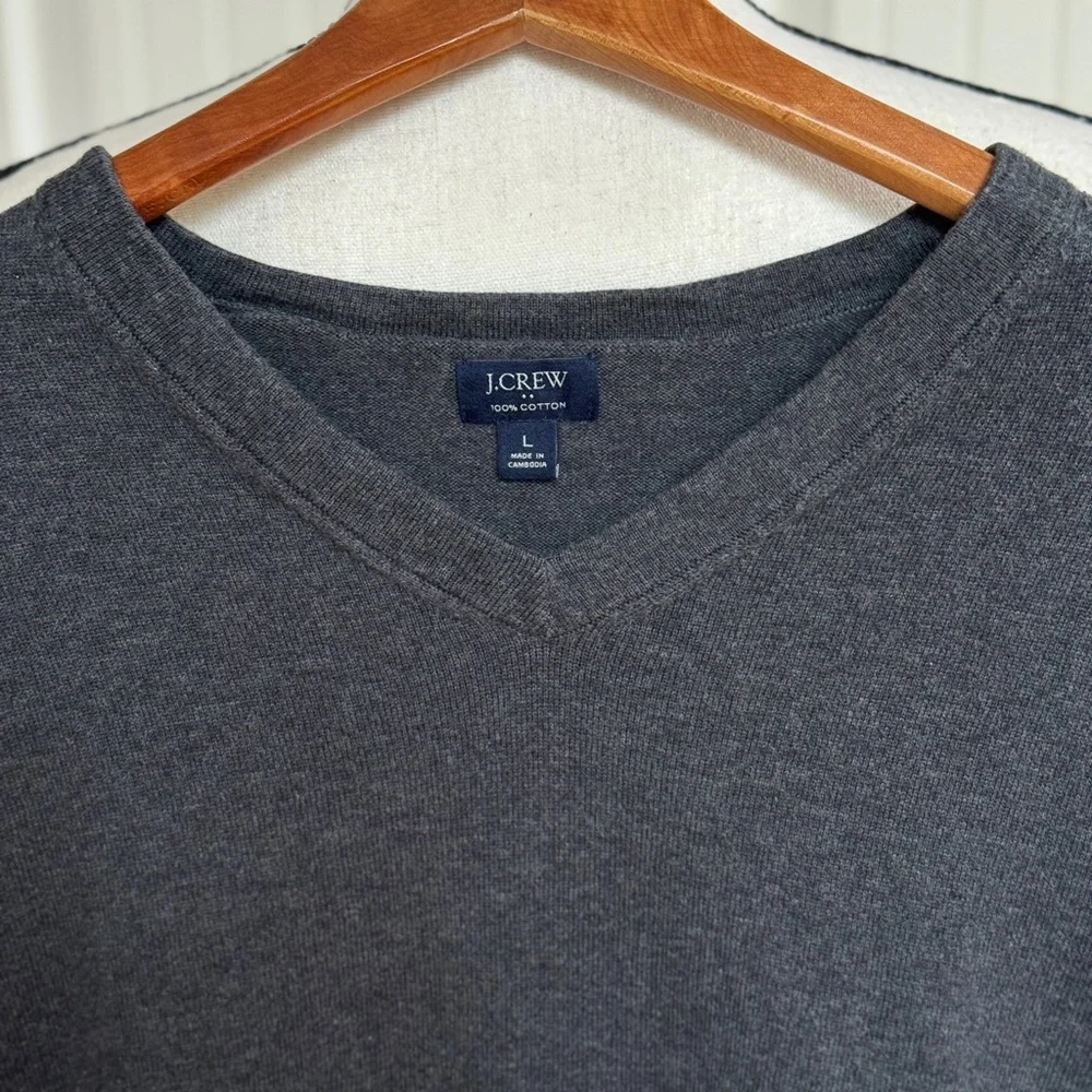 J. Crew Men’s V-Neck Sweater Size Large Charcoal Gray Minimalist Essential